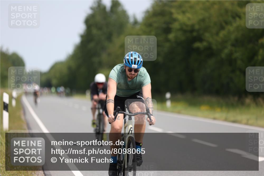 22.06.2025 - Viking Triathlon Yannick Fuchs http://msf.ph/oto/8098065 22.06.2025 12:00:42 Radfahren 98, 276, 305, 438, 439, 457 meine-sportfotos.de