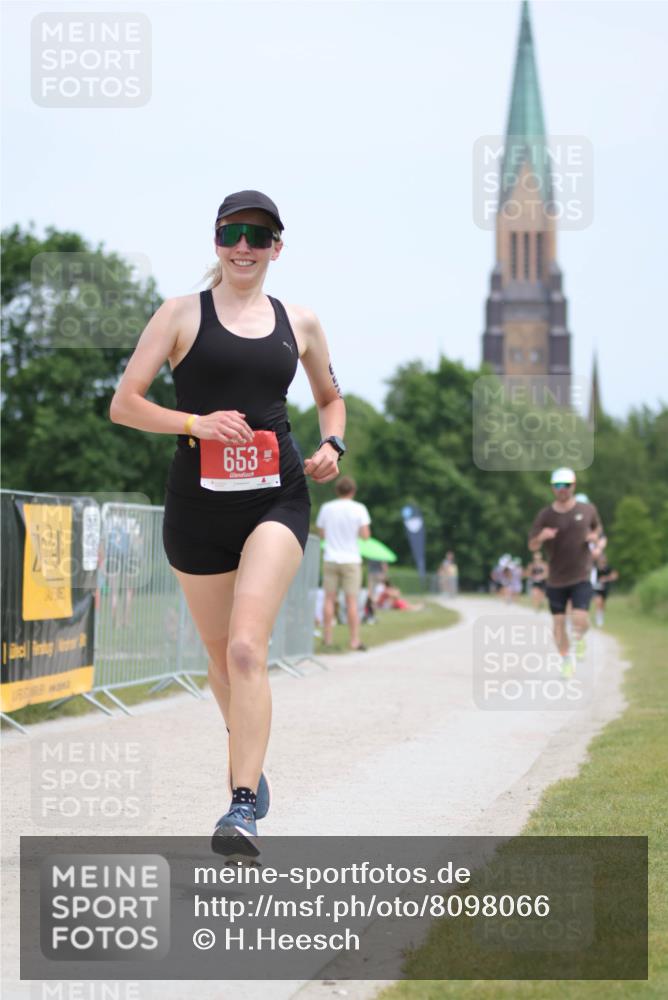 22.06.2025 - Viking Triathlon H.Heesch http://msf.ph/oto/8098066 22.06.2025 13:29:58 Laufen 645, 653 meine-sportfotos.de