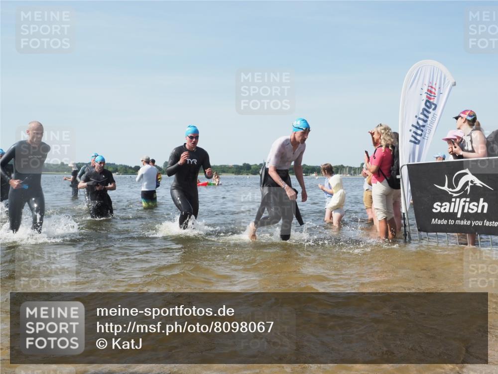 22.06.2025 - Viking Triathlon KatJ http://msf.ph/oto/8098067 22.06.2025 10:31:53 Schwimmen 63, 87, 99, 124, 125, 189, 224, 350, 435, 449, 507, 555, 658 meine-sportfotos.de
