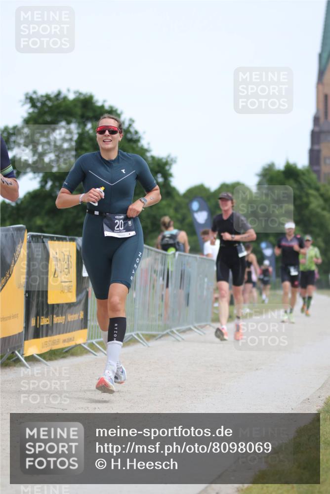 22.06.2025 - Viking Triathlon H.Heesch http://msf.ph/oto/8098069 22.06.2025 13:13:58 Laufen 20, 80, 171, 177, 387 meine-sportfotos.de