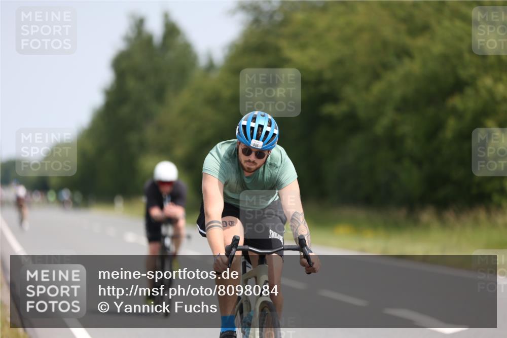 22.06.2025 - Viking Triathlon Yannick Fuchs http://msf.ph/oto/8098084 22.06.2025 12:00:42 Radfahren 98, 276, 305, 438, 439, 457 meine-sportfotos.de