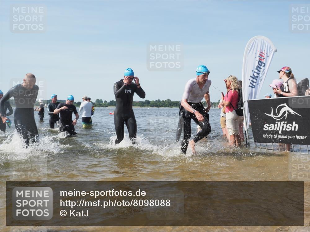 22.06.2025 - Viking Triathlon KatJ http://msf.ph/oto/8098088 22.06.2025 10:31:53 Schwimmen 63, 87, 99, 124, 125, 189, 224, 350, 435, 449, 507, 555, 658 meine-sportfotos.de