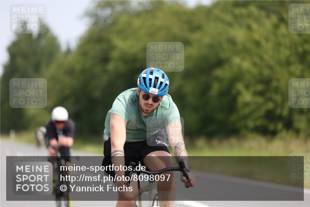 22.06.2025 - Viking Triathlon Yannick Fuchs http://msf.ph/oto/8098097 22.06.2025 12:00:42 Radfahren 98, 276, 305, 438, 439, 457 meine-sportfotos.de