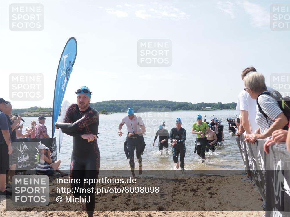 22.06.2025 - Viking Triathlon MichiJ http://msf.ph/oto/8098098 22.06.2025 10:43:09 Schwimmen 31, 66, 109, 110, 115, 128, 133, 167, 186, 309, 328, 358, 450, 483, 489 meine-sportfotos.de
