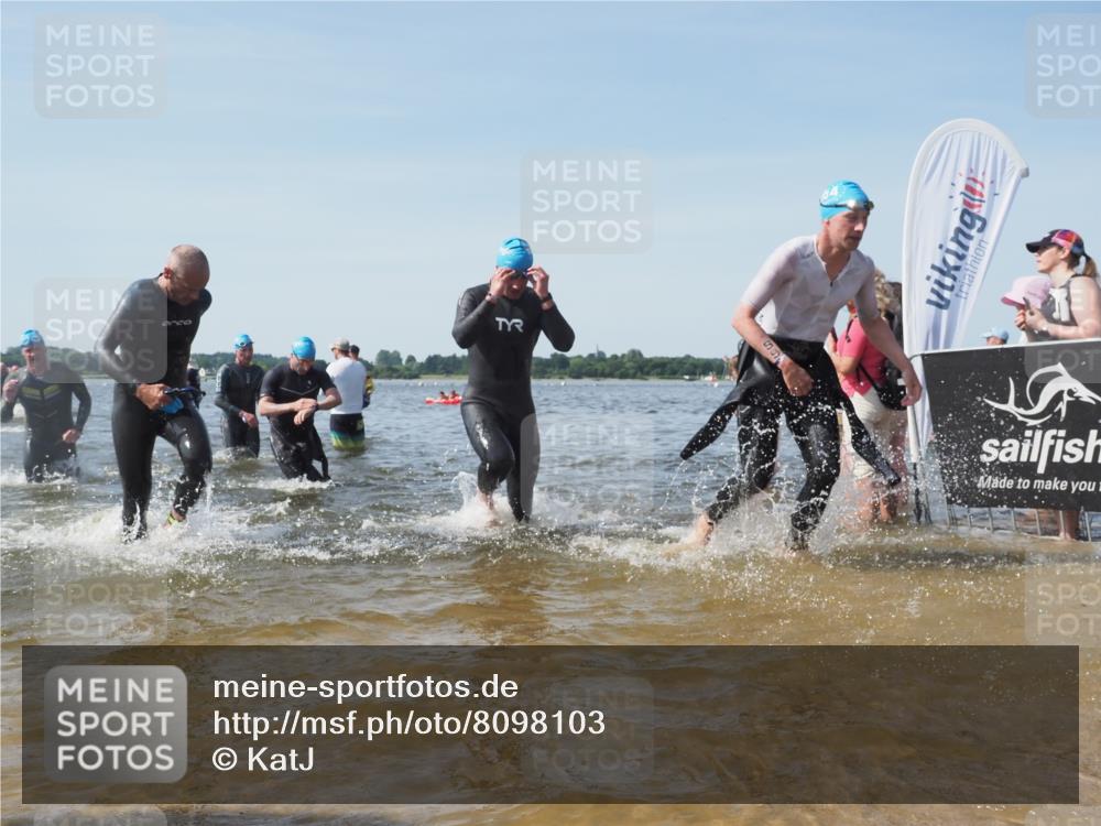 22.06.2025 - Viking Triathlon KatJ http://msf.ph/oto/8098103 22.06.2025 10:31:54 Schwimmen 63, 87, 99, 124, 125, 224, 435, 449, 488, 507, 555, 658 meine-sportfotos.de
