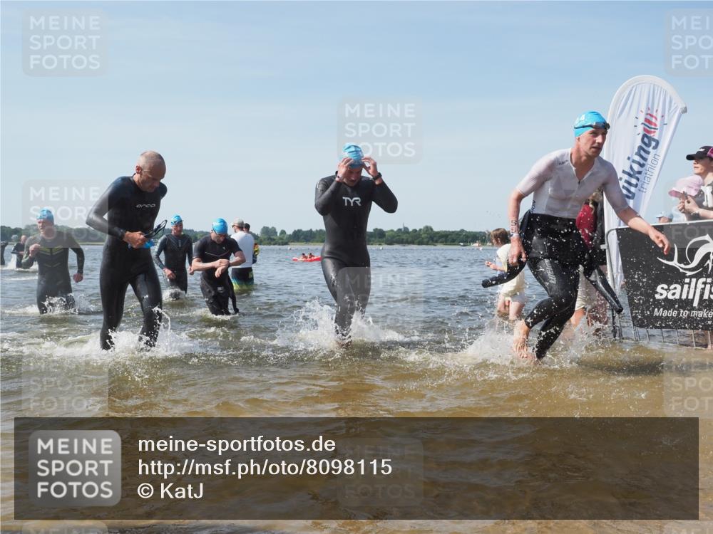 22.06.2025 - Viking Triathlon KatJ http://msf.ph/oto/8098115 22.06.2025 10:31:54 Schwimmen 63, 87, 99, 124, 125, 224, 435, 449, 488, 507, 555, 658 meine-sportfotos.de