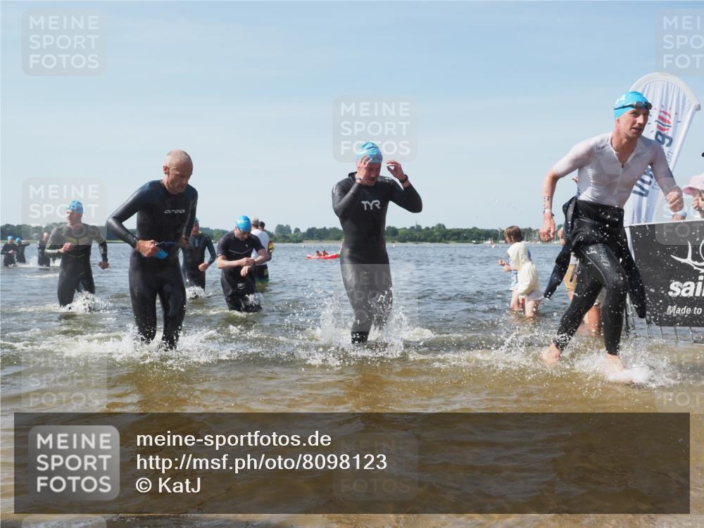 22.06.2025 - Viking Triathlon KatJ http://msf.ph/oto/8098123 22.06.2025 10:31:54 Schwimmen 63, 87, 99, 124, 125, 224, 435, 449, 488, 507, 555, 658 meine-sportfotos.de