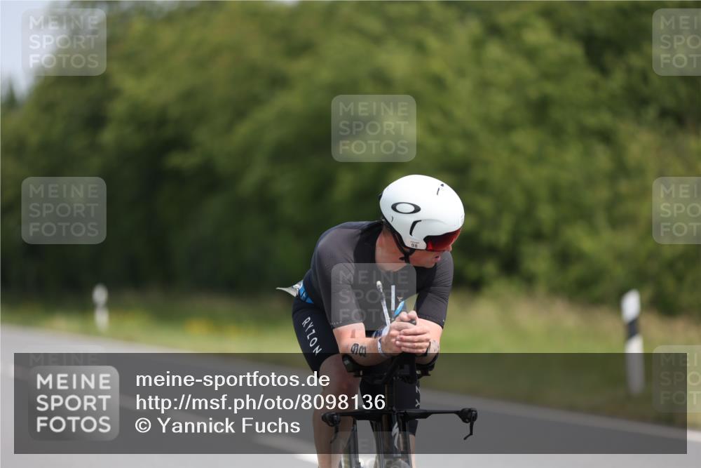 22.06.2025 - Viking Triathlon Yannick Fuchs http://msf.ph/oto/8098136 22.06.2025 12:00:44 Radfahren 98, 276, 305, 438, 439 meine-sportfotos.de