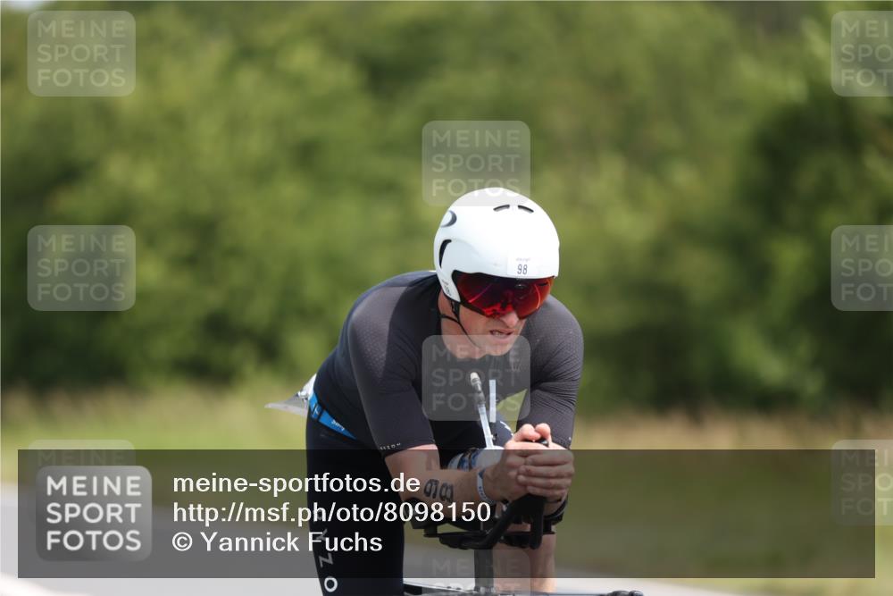 22.06.2025 - Viking Triathlon Yannick Fuchs http://msf.ph/oto/8098150 22.06.2025 12:00:44 Radfahren 98, 276, 305, 438, 439 meine-sportfotos.de