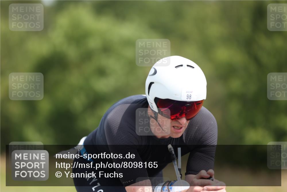 22.06.2025 - Viking Triathlon Yannick Fuchs http://msf.ph/oto/8098165 22.06.2025 12:00:44 Radfahren 98, 276, 305, 438, 439 meine-sportfotos.de