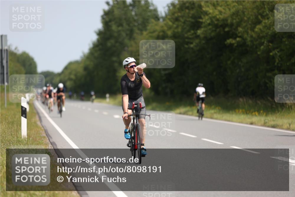 22.06.2025 - Viking Triathlon Yannick Fuchs http://msf.ph/oto/8098191 22.06.2025 11:22:52 Radfahren 2, 40, 81, 134, 161, 312, 316, 456 meine-sportfotos.de