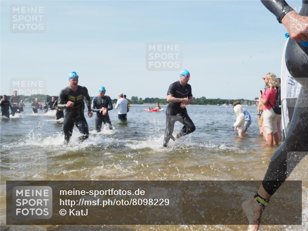 22.06.2025 - Viking Triathlon KatJ http://msf.ph/oto/8098229 22.06.2025 10:31:56 Schwimmen 63, 87, 99, 124, 125, 224, 226, 271, 435, 449, 464, 488, 507, 555, 658 meine-sportfotos.de