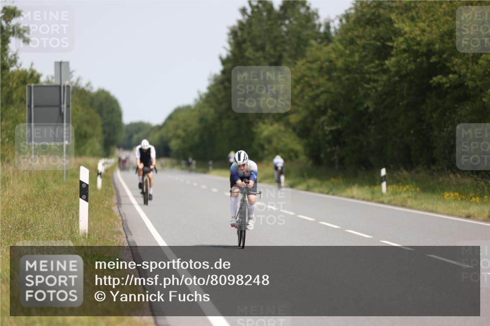22.06.2025 - Viking Triathlon Yannick Fuchs http://msf.ph/oto/8098248 22.06.2025 12:01:11 Radfahren 63, 246, 467, 491, 551 meine-sportfotos.de