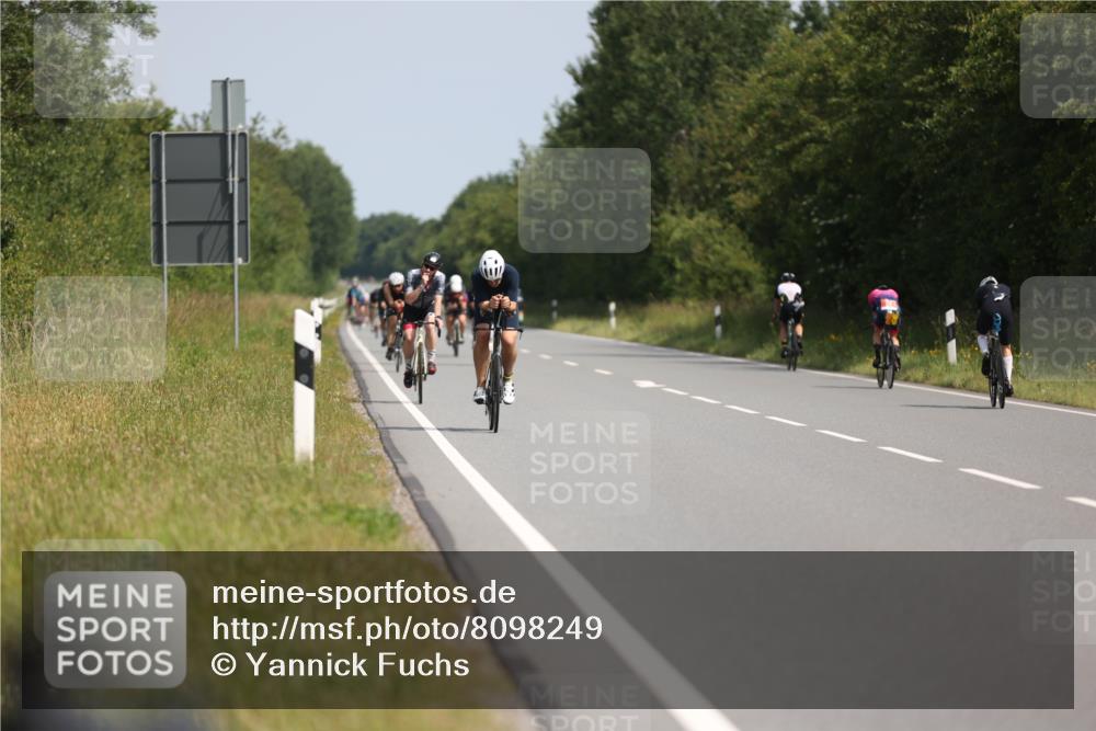 22.06.2025 - Viking Triathlon Yannick Fuchs http://msf.ph/oto/8098249 22.06.2025 11:22:54 Radfahren 40, 46, 81, 134, 161, 232, 265, 456 meine-sportfotos.de