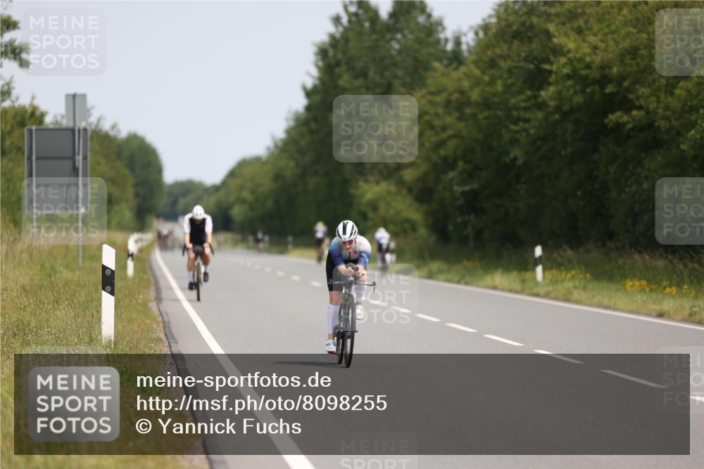 22.06.2025 - Viking Triathlon Yannick Fuchs http://msf.ph/oto/8098255 22.06.2025 12:01:12 Radfahren 63, 246, 467, 491, 551 meine-sportfotos.de