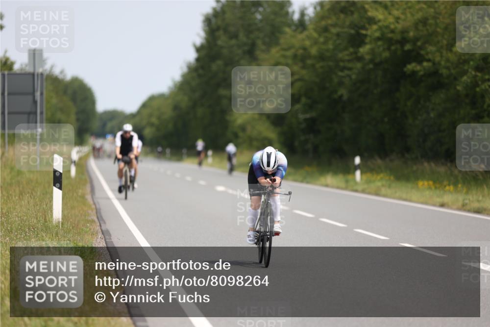 22.06.2025 - Viking Triathlon Yannick Fuchs http://msf.ph/oto/8098264 22.06.2025 12:01:13 Radfahren 63, 246, 406, 467, 491, 551 meine-sportfotos.de