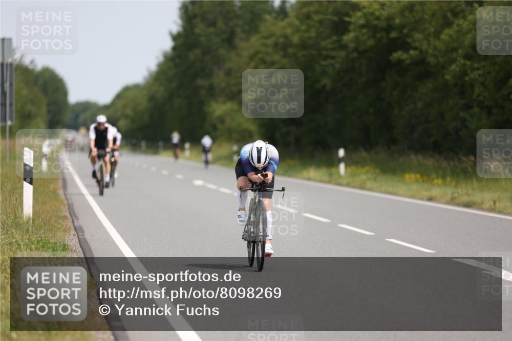 22.06.2025 - Viking Triathlon Yannick Fuchs http://msf.ph/oto/8098269 22.06.2025 12:01:13 Radfahren 63, 246, 406, 467, 491, 551 meine-sportfotos.de