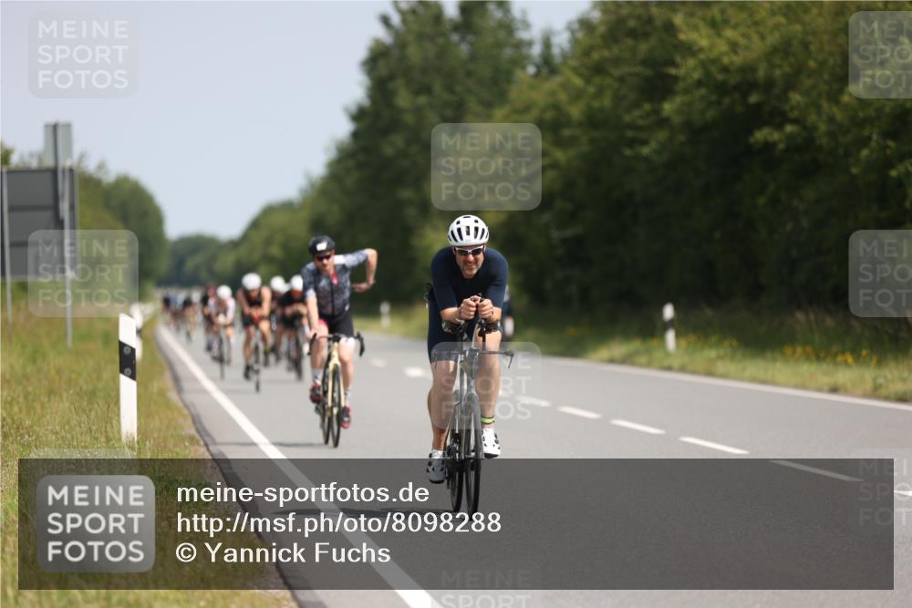 22.06.2025 - Viking Triathlon Yannick Fuchs http://msf.ph/oto/8098288 22.06.2025 11:22:57 Radfahren 20, 46, 81, 88, 134, 161, 232, 265, 456, 532 meine-sportfotos.de