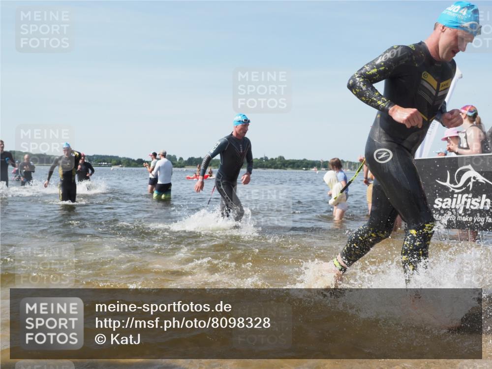 22.06.2025 - Viking Triathlon KatJ http://msf.ph/oto/8098328 22.06.2025 10:31:58 Schwimmen 63, 87, 124, 125, 193, 226, 271, 435, 449, 464, 488, 507, 555, 658 meine-sportfotos.de
