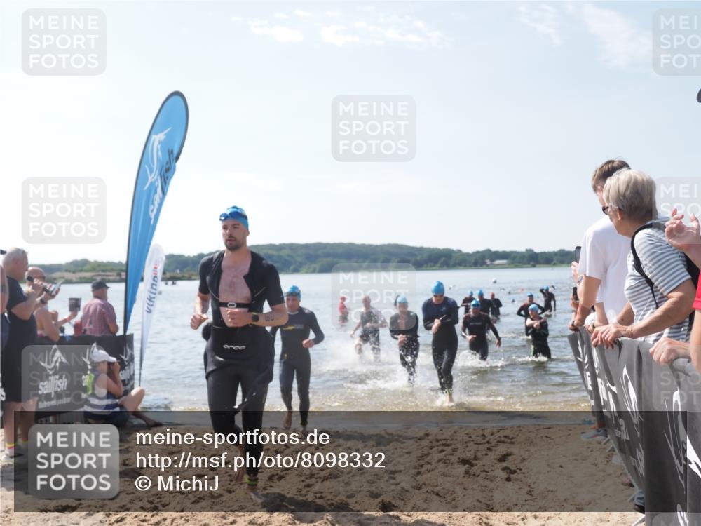 22.06.2025 - Viking Triathlon MichiJ http://msf.ph/oto/8098332 22.06.2025 10:43:17 Schwimmen 31, 109, 110, 115, 167, 257, 328, 358, 483, 489 meine-sportfotos.de