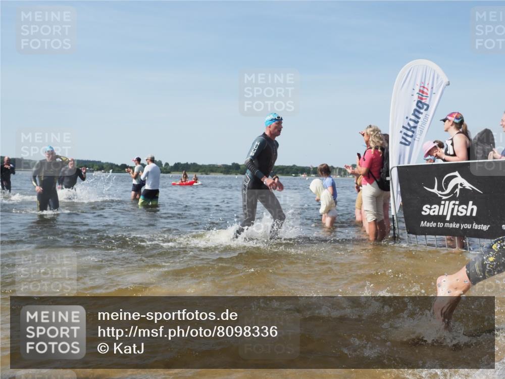 22.06.2025 - Viking Triathlon KatJ http://msf.ph/oto/8098336 22.06.2025 10:31:58 Schwimmen 63, 87, 124, 125, 193, 226, 271, 435, 449, 464, 488, 507, 555, 658 meine-sportfotos.de