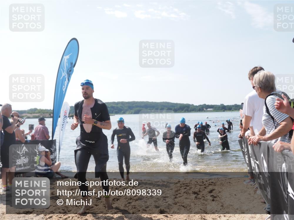 22.06.2025 - Viking Triathlon MichiJ http://msf.ph/oto/8098339 22.06.2025 10:43:17 Schwimmen 31, 109, 110, 115, 167, 257, 328, 358, 483, 489 meine-sportfotos.de
