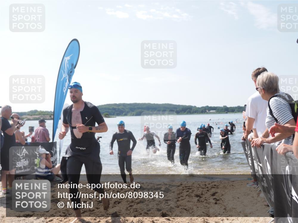 22.06.2025 - Viking Triathlon MichiJ http://msf.ph/oto/8098345 22.06.2025 10:43:17 Schwimmen 31, 109, 110, 115, 167, 257, 328, 358, 483, 489 meine-sportfotos.de