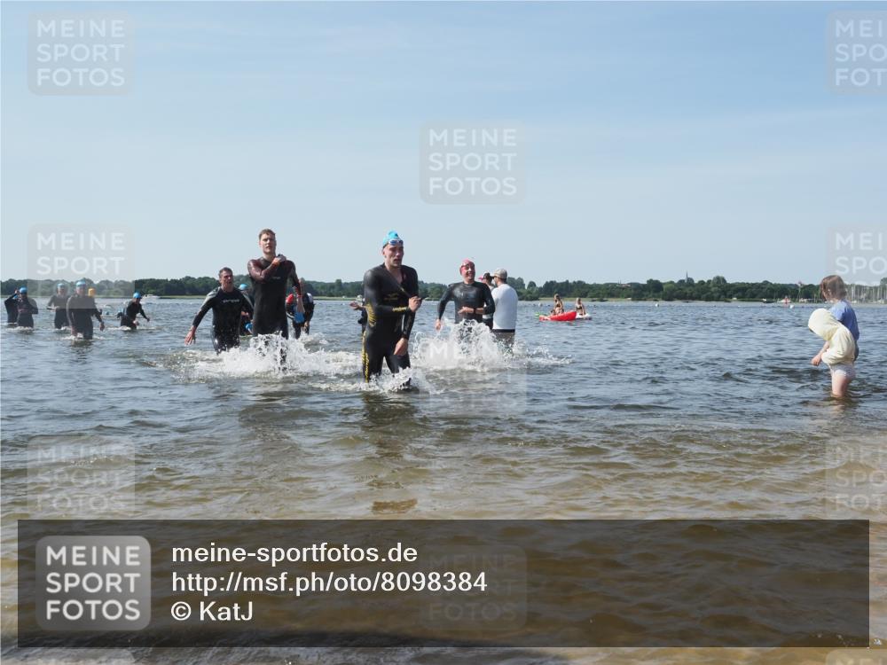 22.06.2025 - Viking Triathlon KatJ http://msf.ph/oto/8098384 22.06.2025 10:32:00 Schwimmen 63, 87, 124, 125, 193, 207, 226, 271, 435, 449, 464, 488, 507, 658 meine-sportfotos.de