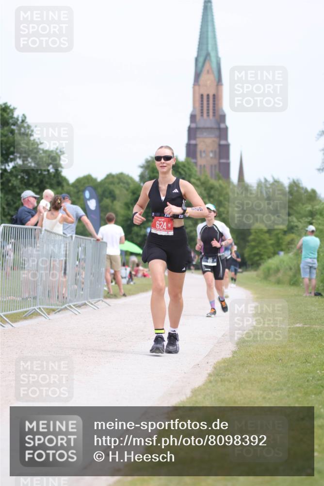 22.06.2025 - Viking Triathlon H.Heesch http://msf.ph/oto/8098392 22.06.2025 13:30:25 Laufen 58, 86, 624 meine-sportfotos.de