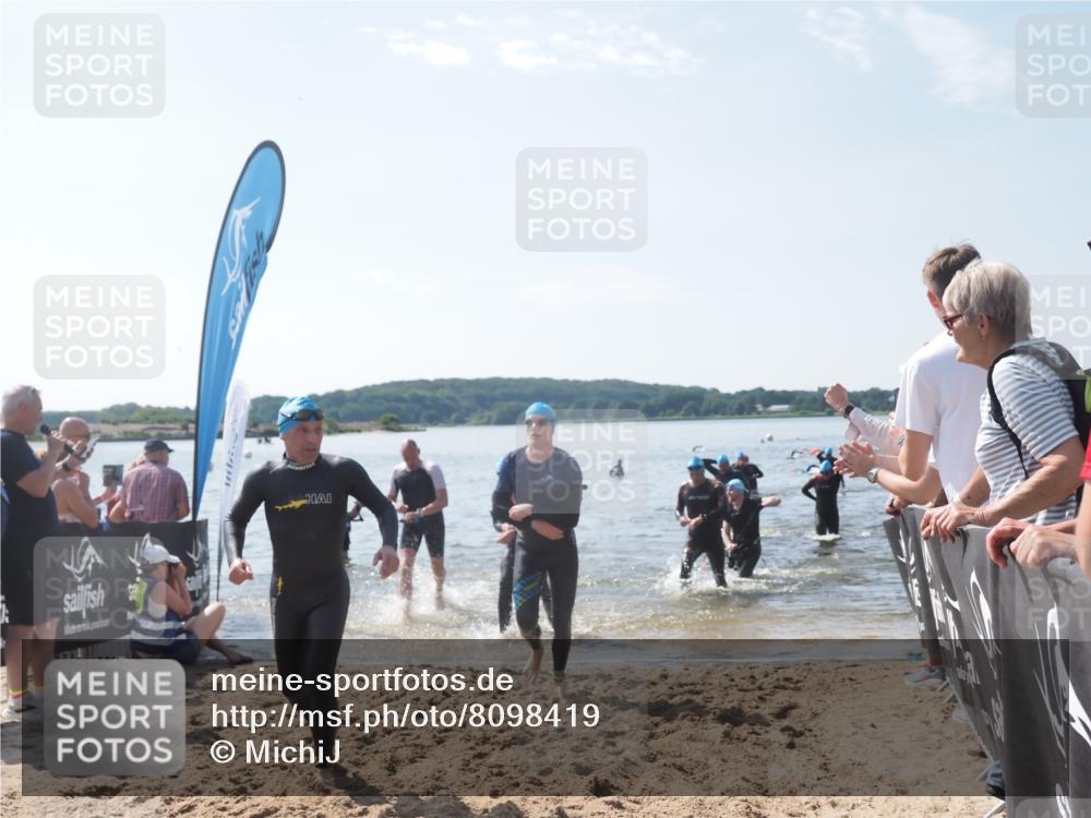 22.06.2025 - Viking Triathlon MichiJ http://msf.ph/oto/8098419 22.06.2025 10:43:19 Schwimmen 31, 109, 110, 115, 167, 257, 328, 483, 489, 501 meine-sportfotos.de