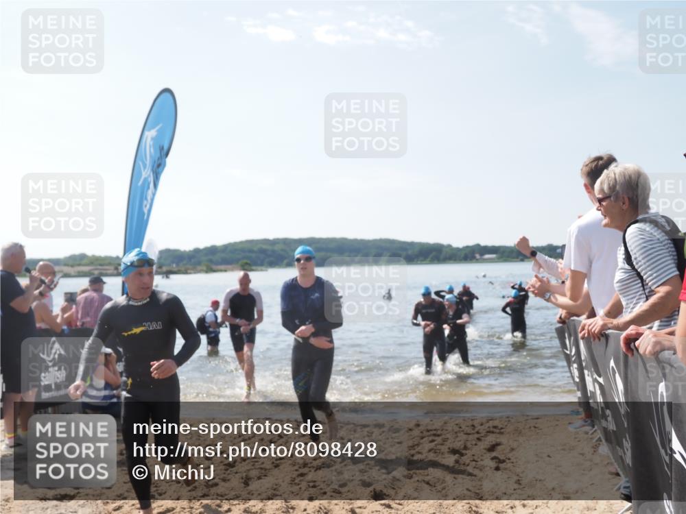 22.06.2025 - Viking Triathlon MichiJ http://msf.ph/oto/8098428 22.06.2025 10:43:19 Schwimmen 31, 109, 110, 115, 167, 257, 328, 483, 489, 501 meine-sportfotos.de