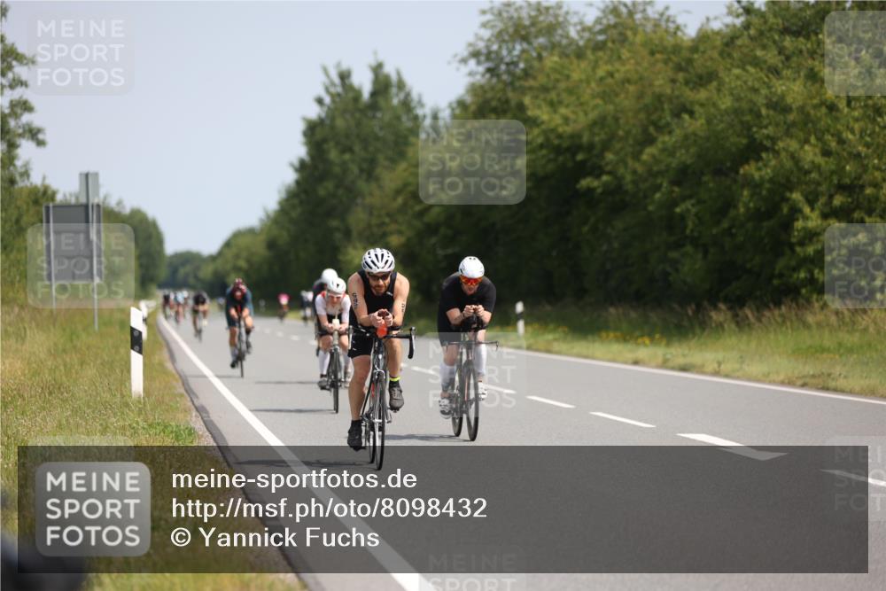 22.06.2025 - Viking Triathlon Yannick Fuchs http://msf.ph/oto/8098432 22.06.2025 11:23:01 Radfahren 20, 46, 81, 88, 161, 232, 265, 456, 532, 552 meine-sportfotos.de