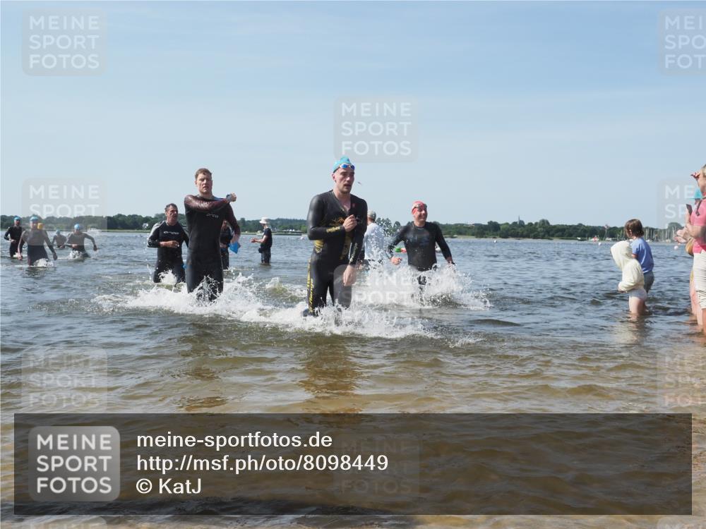 22.06.2025 - Viking Triathlon KatJ http://msf.ph/oto/8098449 22.06.2025 10:32:01 Schwimmen 63, 87, 193, 207, 226, 271, 435, 449, 464, 488, 507, 658 meine-sportfotos.de