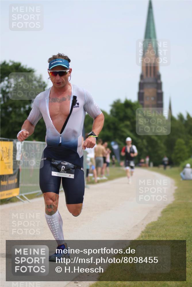 22.06.2025 - Viking Triathlon H.Heesch http://msf.ph/oto/8098455 22.06.2025 13:14:39 Laufen 6, 385 meine-sportfotos.de