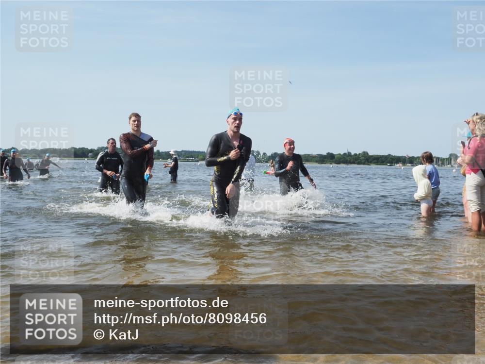 22.06.2025 - Viking Triathlon KatJ http://msf.ph/oto/8098456 22.06.2025 10:32:01 Schwimmen 63, 87, 193, 207, 226, 271, 435, 449, 464, 488, 507, 658 meine-sportfotos.de