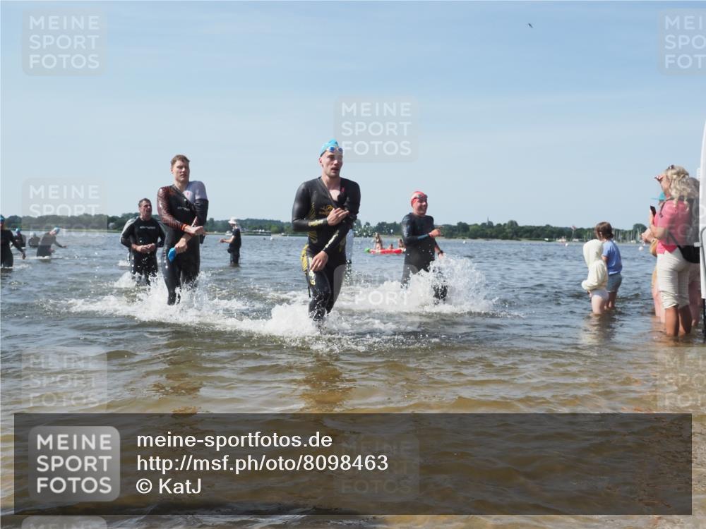 22.06.2025 - Viking Triathlon KatJ http://msf.ph/oto/8098463 22.06.2025 10:32:01 Schwimmen 63, 87, 193, 207, 226, 271, 435, 449, 464, 488, 507, 658 meine-sportfotos.de