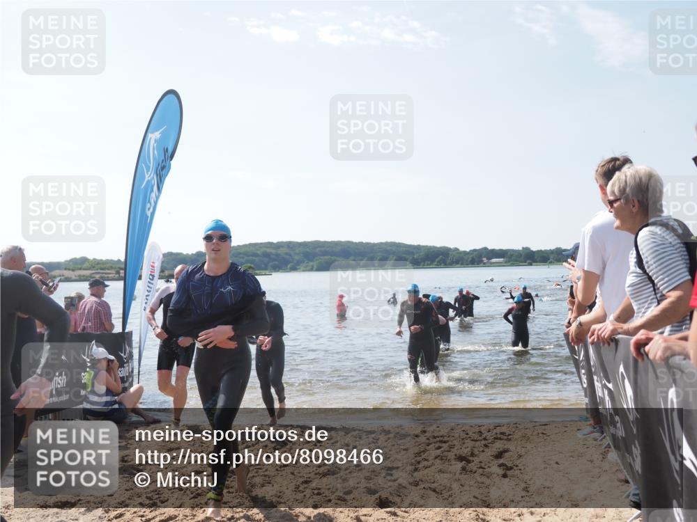 22.06.2025 - Viking Triathlon MichiJ http://msf.ph/oto/8098466 22.06.2025 10:43:20 Schwimmen 31, 109, 110, 115, 167, 257, 328, 483, 501 meine-sportfotos.de