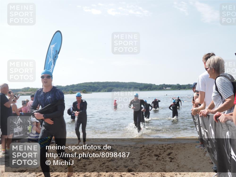 22.06.2025 - Viking Triathlon MichiJ http://msf.ph/oto/8098487 22.06.2025 10:43:20 Schwimmen 31, 109, 110, 115, 167, 257, 328, 483, 501 meine-sportfotos.de
