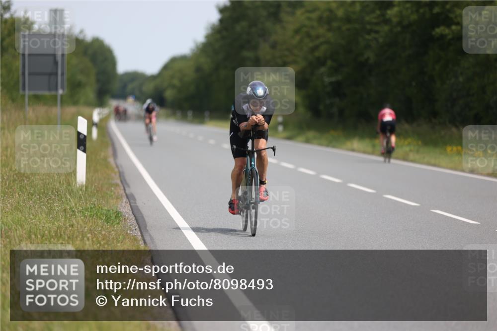 22.06.2025 - Viking Triathlon Yannick Fuchs http://msf.ph/oto/8098493 22.06.2025 12:01:39 Radfahren 16, 36, 133, 146, 147, 448 meine-sportfotos.de
