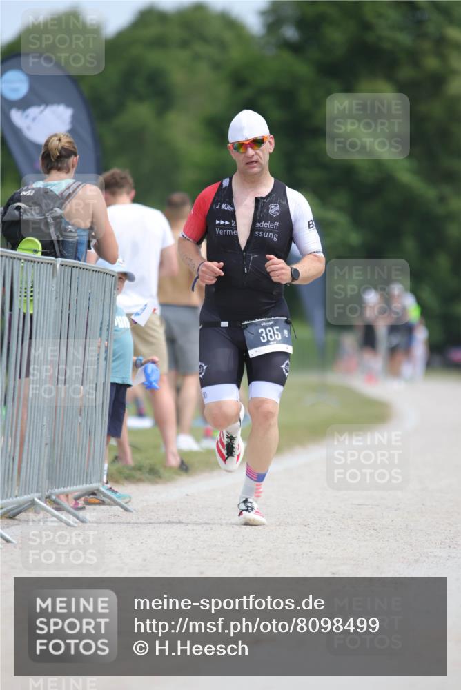 22.06.2025 - Viking Triathlon H.Heesch http://msf.ph/oto/8098499 22.06.2025 13:14:42 Laufen 6, 385 meine-sportfotos.de