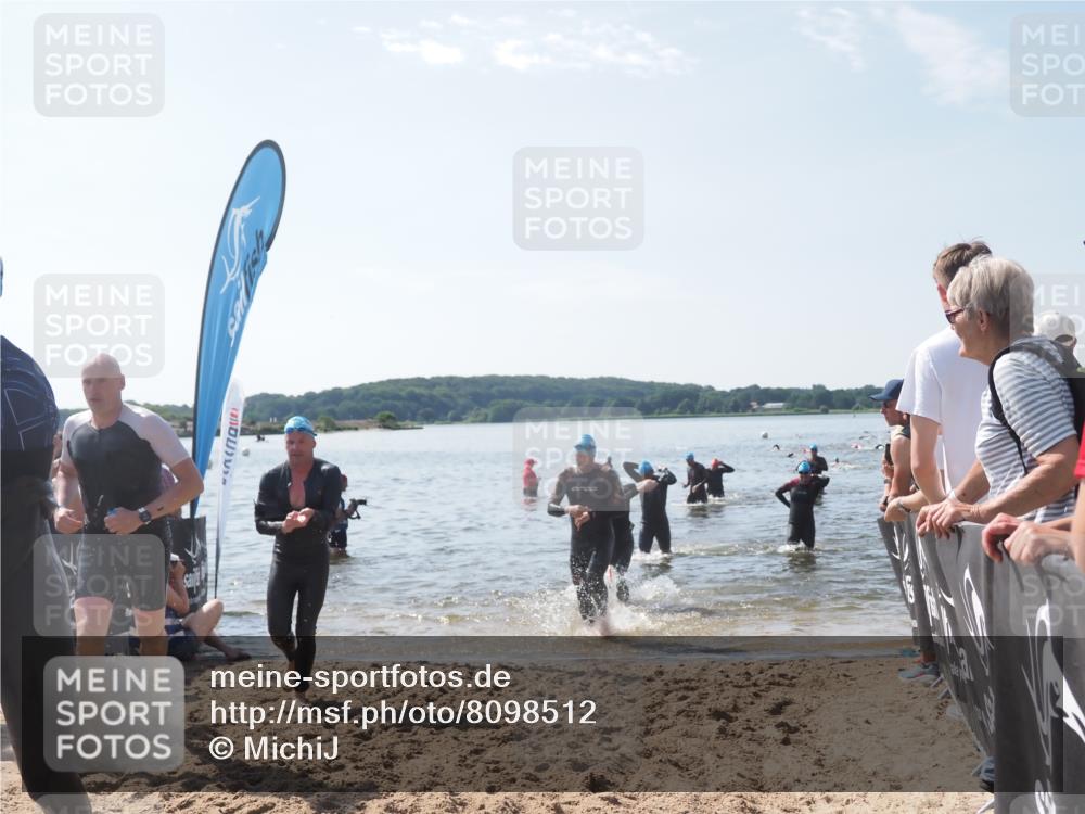 22.06.2025 - Viking Triathlon MichiJ http://msf.ph/oto/8098512 22.06.2025 10:43:21 Schwimmen 31, 109, 110, 115, 167, 257, 328, 483, 501, 620 meine-sportfotos.de