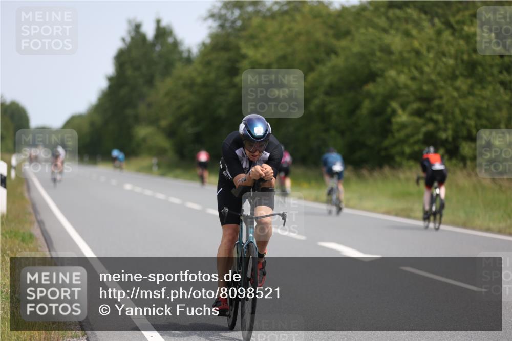 22.06.2025 - Viking Triathlon Yannick Fuchs http://msf.ph/oto/8098521 22.06.2025 12:01:41 Radfahren 16, 36, 146, 147, 448 meine-sportfotos.de