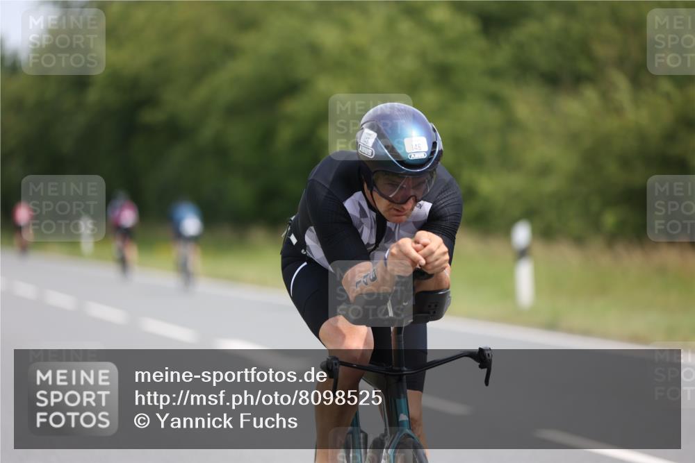 22.06.2025 - Viking Triathlon Yannick Fuchs http://msf.ph/oto/8098525 22.06.2025 12:01:41 Radfahren 16, 36, 146, 147, 448 meine-sportfotos.de