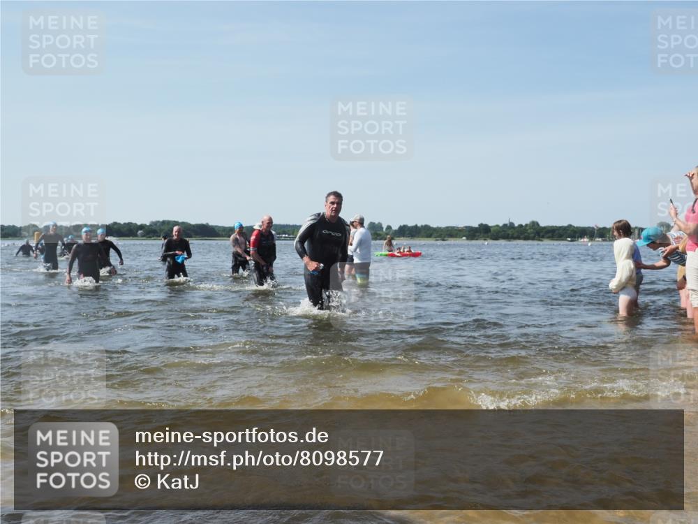 22.06.2025 - Viking Triathlon KatJ http://msf.ph/oto/8098577 22.06.2025 10:32:04 Schwimmen 63, 87, 193, 207, 214, 226, 271, 435, 449, 464, 488, 658 meine-sportfotos.de