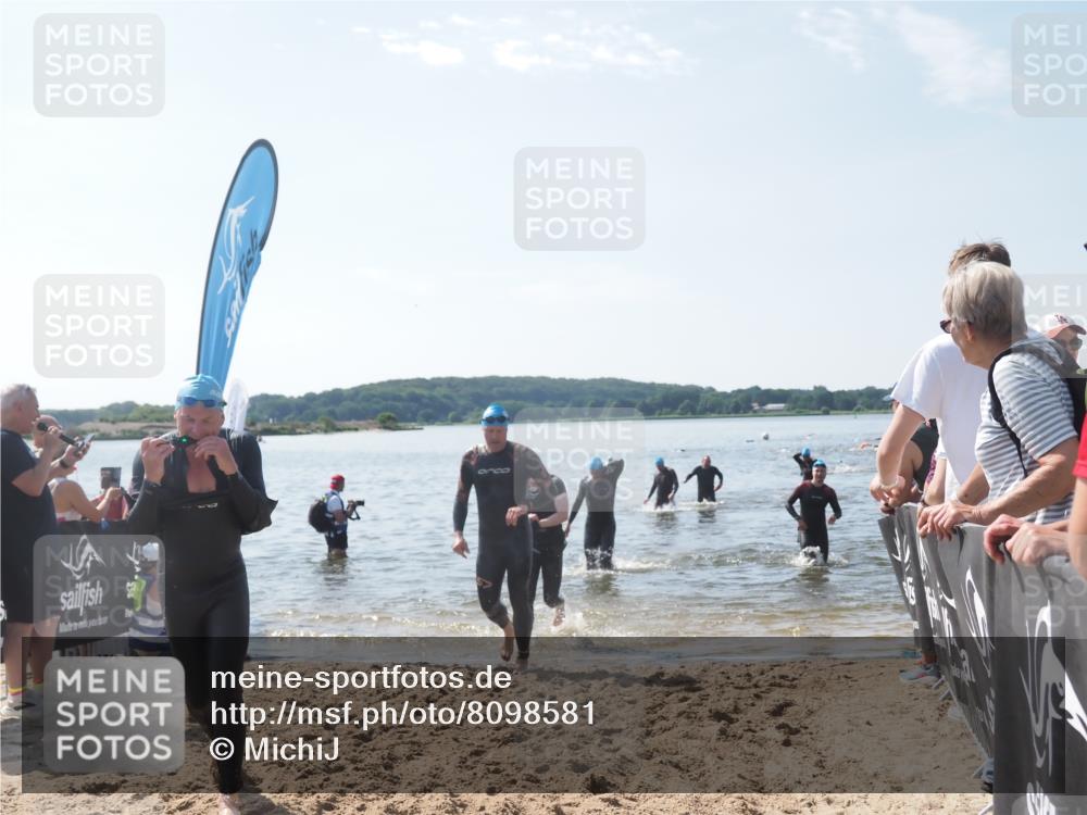 22.06.2025 - Viking Triathlon MichiJ http://msf.ph/oto/8098581 22.06.2025 10:43:22 Schwimmen 31, 109, 110, 115, 167, 257, 483, 501, 620 meine-sportfotos.de