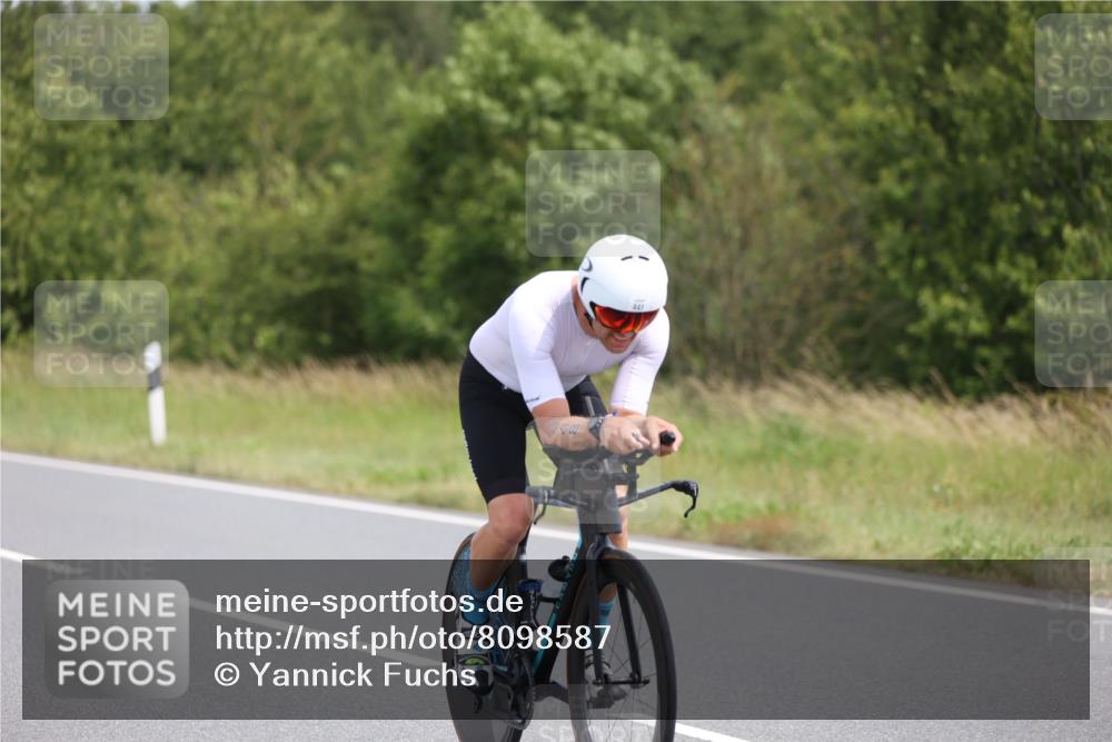 22.06.2025 - Viking Triathlon Yannick Fuchs http://msf.ph/oto/8098587 22.06.2025 12:01:49 Radfahren 147, 256, 448 meine-sportfotos.de