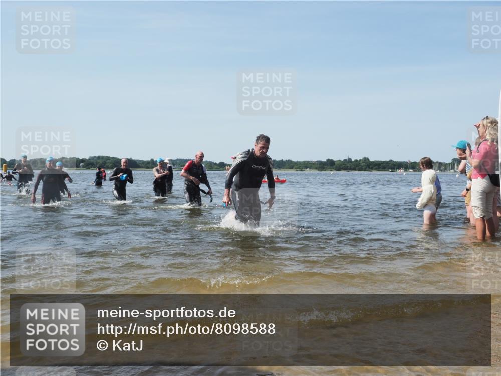 22.06.2025 - Viking Triathlon KatJ http://msf.ph/oto/8098588 22.06.2025 10:32:05 Schwimmen 63, 87, 193, 207, 214, 226, 271, 435, 449, 464, 488 meine-sportfotos.de