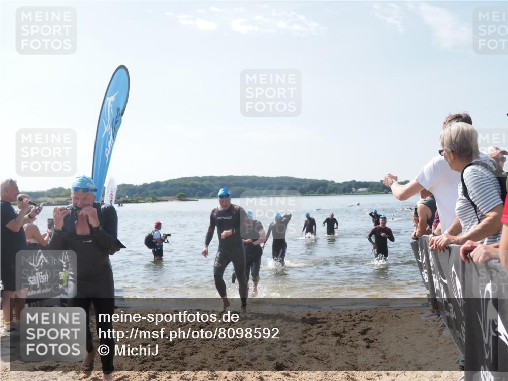 22.06.2025 - Viking Triathlon MichiJ http://msf.ph/oto/8098592 22.06.2025 10:43:22 Schwimmen 31, 109, 110, 115, 167, 257, 483, 501, 620 meine-sportfotos.de