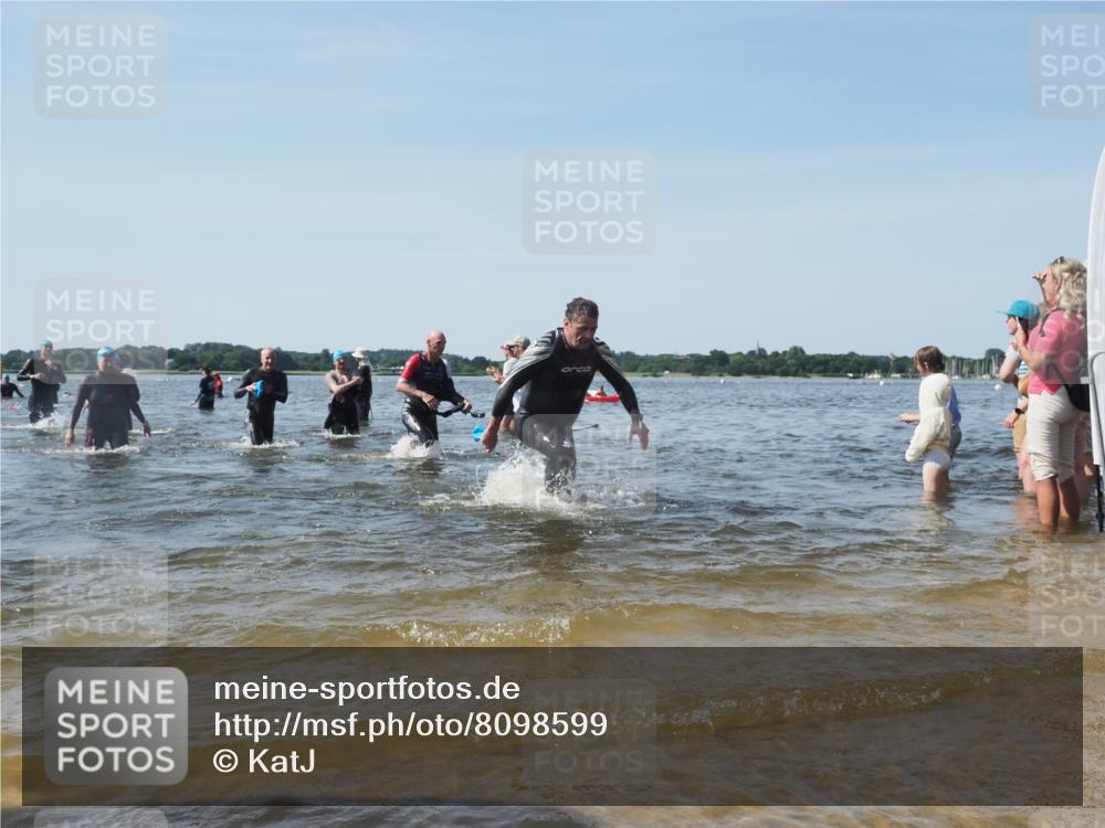 22.06.2025 - Viking Triathlon KatJ http://msf.ph/oto/8098599 22.06.2025 10:32:05 Schwimmen 63, 87, 193, 207, 214, 226, 271, 435, 449, 464, 488 meine-sportfotos.de