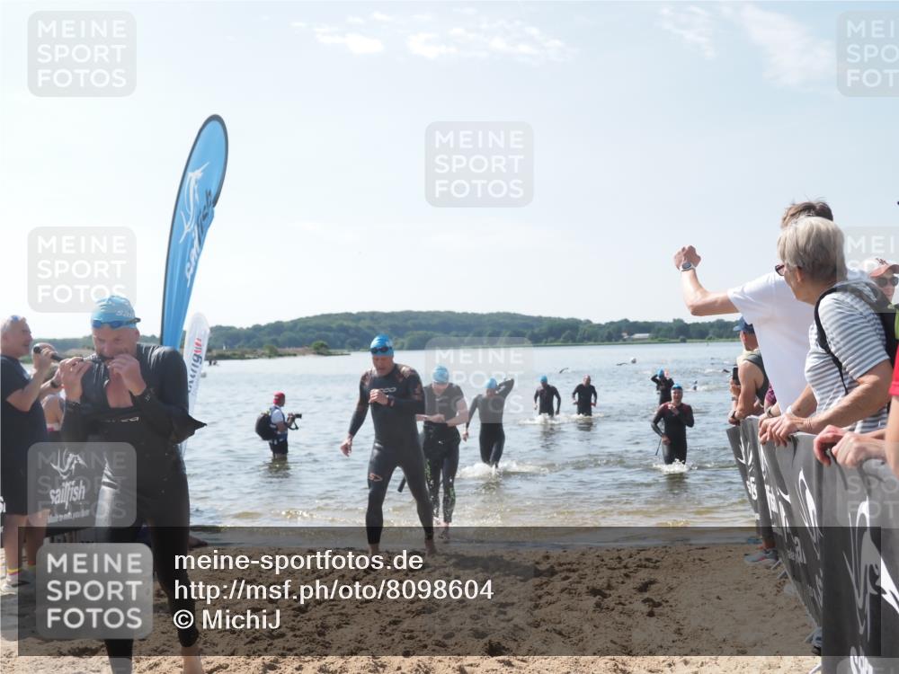 22.06.2025 - Viking Triathlon MichiJ http://msf.ph/oto/8098604 22.06.2025 10:43:22 Schwimmen 31, 109, 110, 115, 167, 257, 483, 501, 620 meine-sportfotos.de
